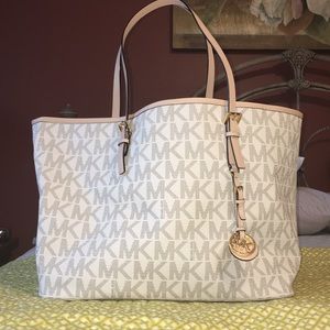 FLASH SALE Michael Kors Bag
